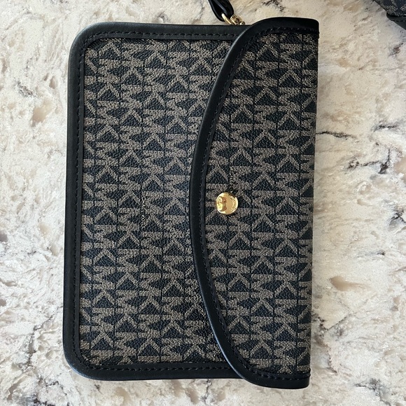 Michael Kors Black and Yellow Tote Bag - Picture 4 of 7